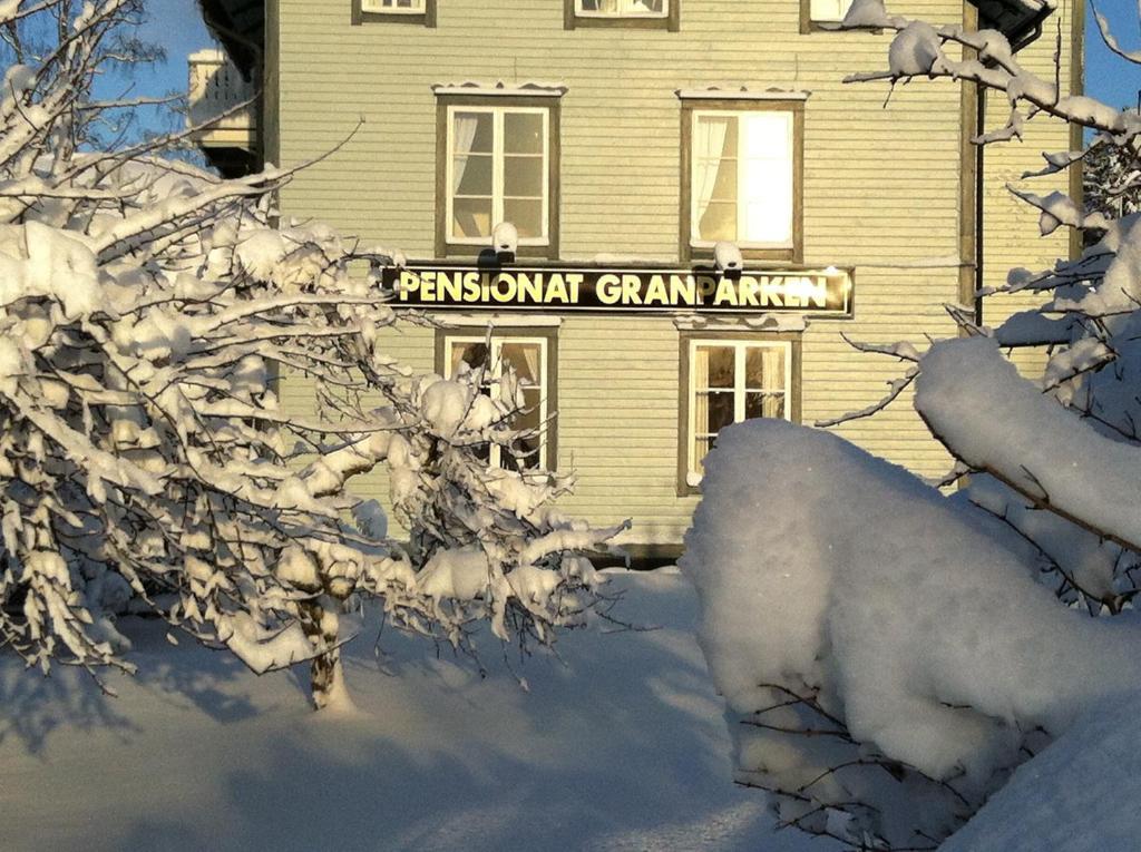 Hotel Pensionat Granparken Norrtälje Exterior foto